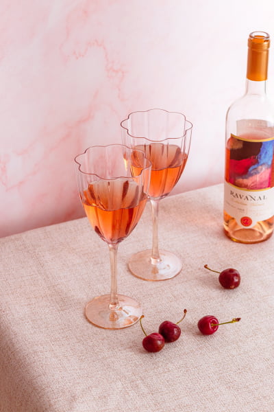 Taça de Vinho Bloomy Lilás com Formato de Flor 280mL